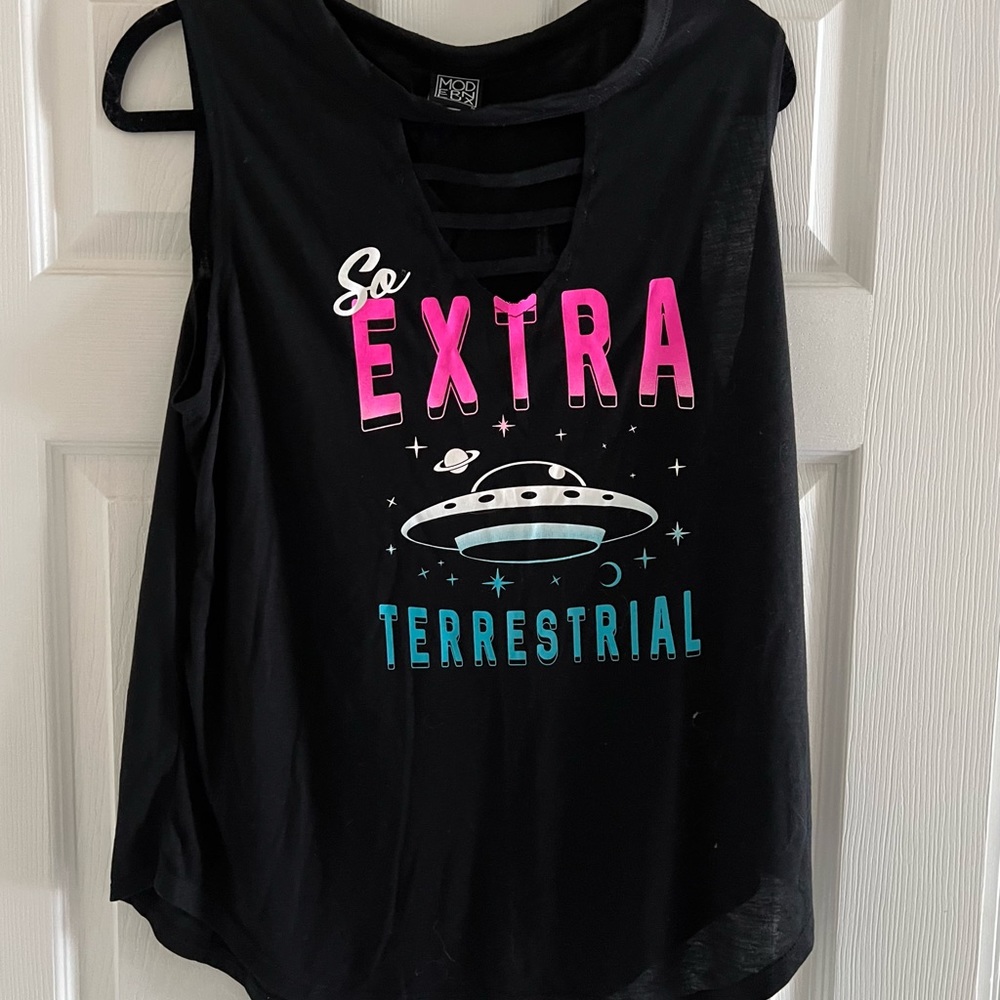 Modern Lux “So Extra” T-Shirt. New with tags size XXL